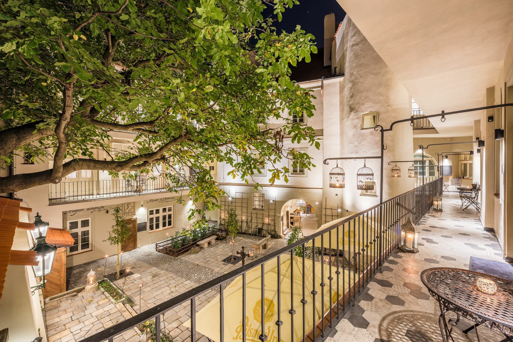 Mooo By The Castle Aparthotel Prague Exterior photo