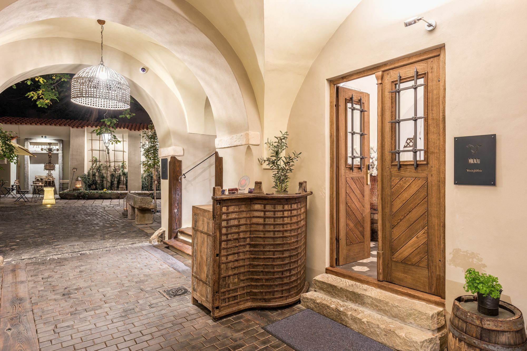 Mooo By The Castle Aparthotel Prague Exterior photo