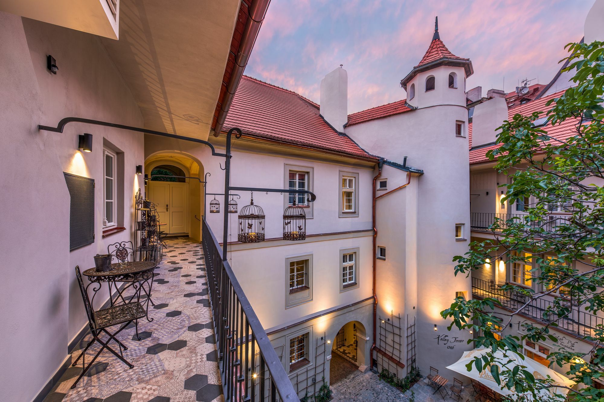 Mooo By The Castle Aparthotel Prague Exterior photo